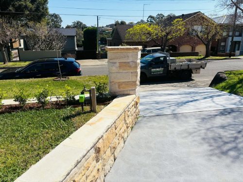 driveway sandstone retaining wall
